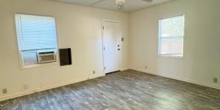 Quaint & Cozy Duplex!! Gallery 4