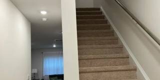 Room in 3 Bedroom Home at Murray Br Dr Gallery 4