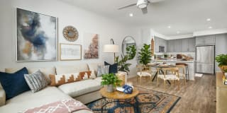 Lincoln Village Gallery 26