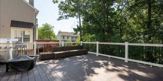 2209 COMMISSARY Circle Gallery 31