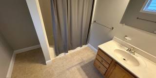 Beautiful Townhouse in NEW NORTH END Burlington 3BD/4BA Gallery 21