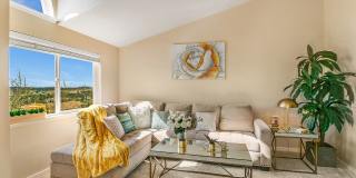 Beautiful Top Floor 2 Bed 2 Bath Condo in Factoria Beautiful Top Floor 2 Bed 2 Bath Condo in Factoria Gallery 17
