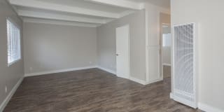 Monterey Townhouse Gallery 24