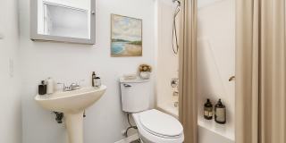 Charming 3 Bedroom in Pipers Meadow Gallery 14