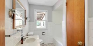 Charming 2 Bedroom Home in Normal Gallery 12