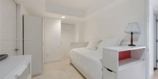 18671 Collins Ave Gallery 25