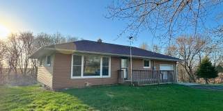 Charming 2-Bedroom Country Home with Garage Near Eau Claire Gallery 1