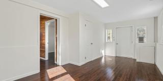 312 HAMMONDS FERRY Gallery 44