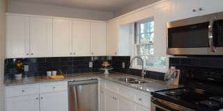 Clean, bright townhouse near UNC and hospitals Clean, bright townhouse near UNC and hospitals Gallery 4