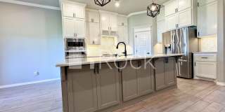 Spacious Craftsman Home on cul-de-sac - Electric Included! Gallery 10