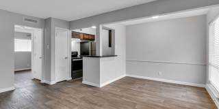 Glen Oaks Apartments Gallery 32