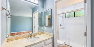 Spacious 2BD/2BA Condo in Hillcrest with Private Balcony, Community Pool & Tennis Court Gallery 18