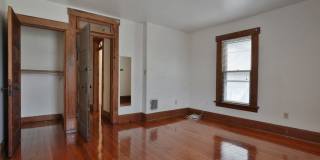 Large 5 Bedroom North Campus Townhouse - 1st house from High Street Gallery 18