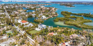 ALL THE CHARM! - Siesta Key 1+ acre on the Bay - 3 bed/ 2 bath pool home Gallery 63