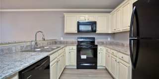4 Bed 4.5 Bath Townhouse just mins away from the University! Gallery 7