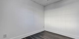 Bright & Updated 2BR Bottom Unit Duplex | White Kitchen & Stainless Appliances in Saint Petersburg Gallery 16