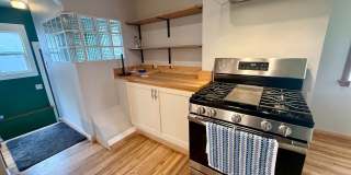 Stunning 3 Bed / 2 Bath Home on 10th Street! Gallery 11