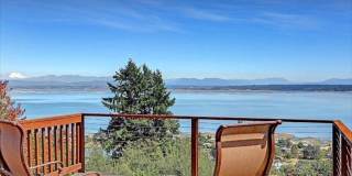 Cozy MIL with water views Camano Island with loft Gallery 1