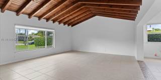1961 NE 188th St Gallery 11