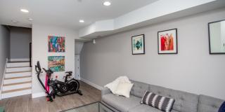 1815 INGERSOLL Street Gallery 53
