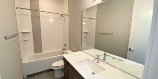 Modern 4BR Townhome in Prime Bellevue | AC | Bellevue Schools | Minutes to Microsoft Gallery 26