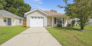 Conveniently Located 3 Bedroom in the Heart of Fort Walton Beach! Gallery 1