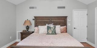 110 CARLYLE CIRCLE Gallery 27