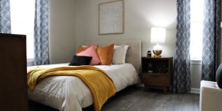 Sloan Square Gallery 3