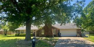 2814 W Highland Dr Gallery 1
