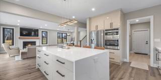 148 Oak Street Gallery 6