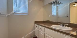 ***MOVE IN SPECIAL***UTILS INCLUDED : ONE BEDROOM UPSTAIRS CONDO Gallery 25