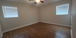 627 GROVE PARK Boulevard Gallery 8