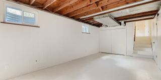 Beautiful 3-Bedroom Home with Large Backyard & Mountain Views Gallery 28