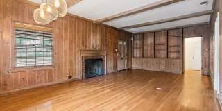 CHARMING ALAMO HEIGHTS COTTAGE Gallery 7