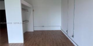 1749 NE Miami Ct Gallery 8