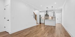 413 Lellyett Street Gallery 12