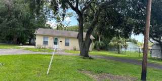 Beautiful Home Oversized Lot Gallery 1