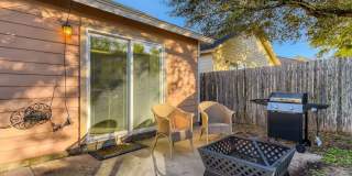 Fully Furnished 3 Bedroom near Greenbelt in Southeast Austin- Easy Access to 35! Gallery 21