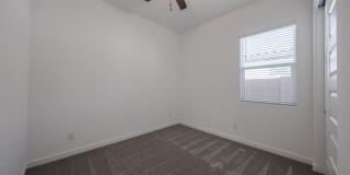 Beautiful 4 bedroom plus den home in Aloravita Gallery 6