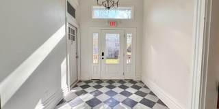 325 W 6th Street unit: 1 Gallery 6