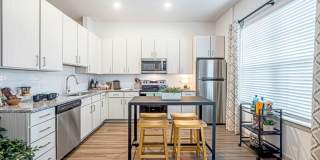 The Samford Glenn Gallery 25