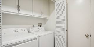 Upstairs Bright 2 bedroom Condo Gallery 24