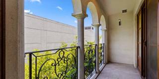 9249 Burton Way Gallery 16