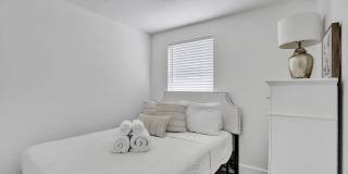 311 SE 3rd Avenue Gallery 19