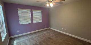 Spacious 5-Bedroom Riverview Home Gallery 36