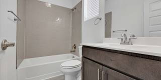 2 Bed / 2.5 Bath Home Available in Dignowity Hill Historic District Gallery 18