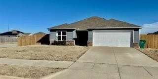 920 Queen  ST Gallery 1