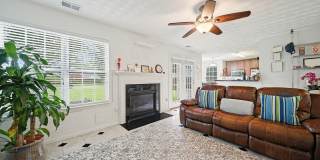 LARGE 4 BEDROOM HOME NEAR MILITARY BASE AND BAY Gallery 15