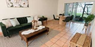 Charming 1 Bedroom / 1 Bathroom Condo – First Floor Unit with Florida Room in a Gated Community. Gallery 3