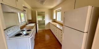 Freshly painted large home near Everett Mall AVAILABLE NOW Gallery 7